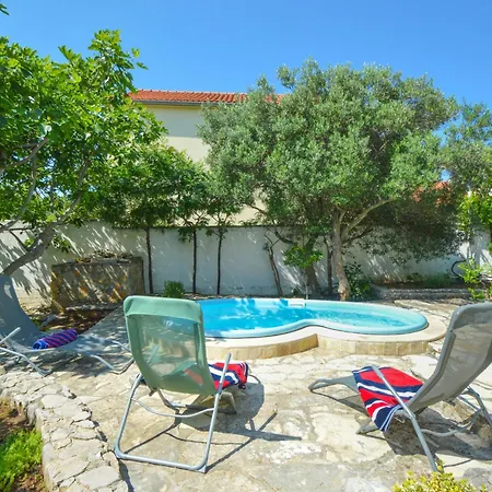 Holiday home Holiday Darena Sovlje